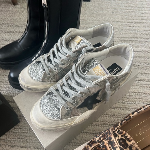Golden Goose camouflage Sneakers with Distressed Appearance and Metallic Accents - Picture 3 of 6